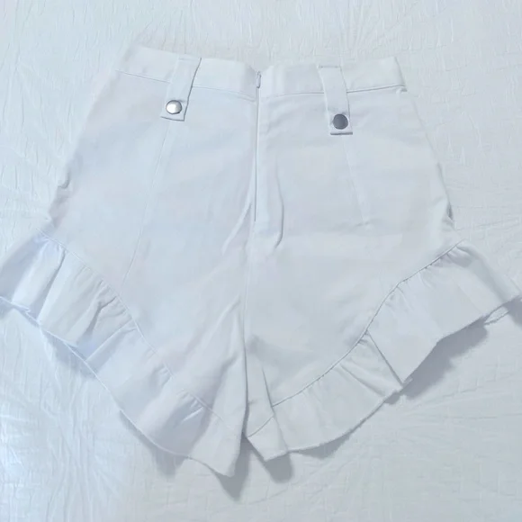 Eggie shop Ruffle Short - Picture 2 of 2